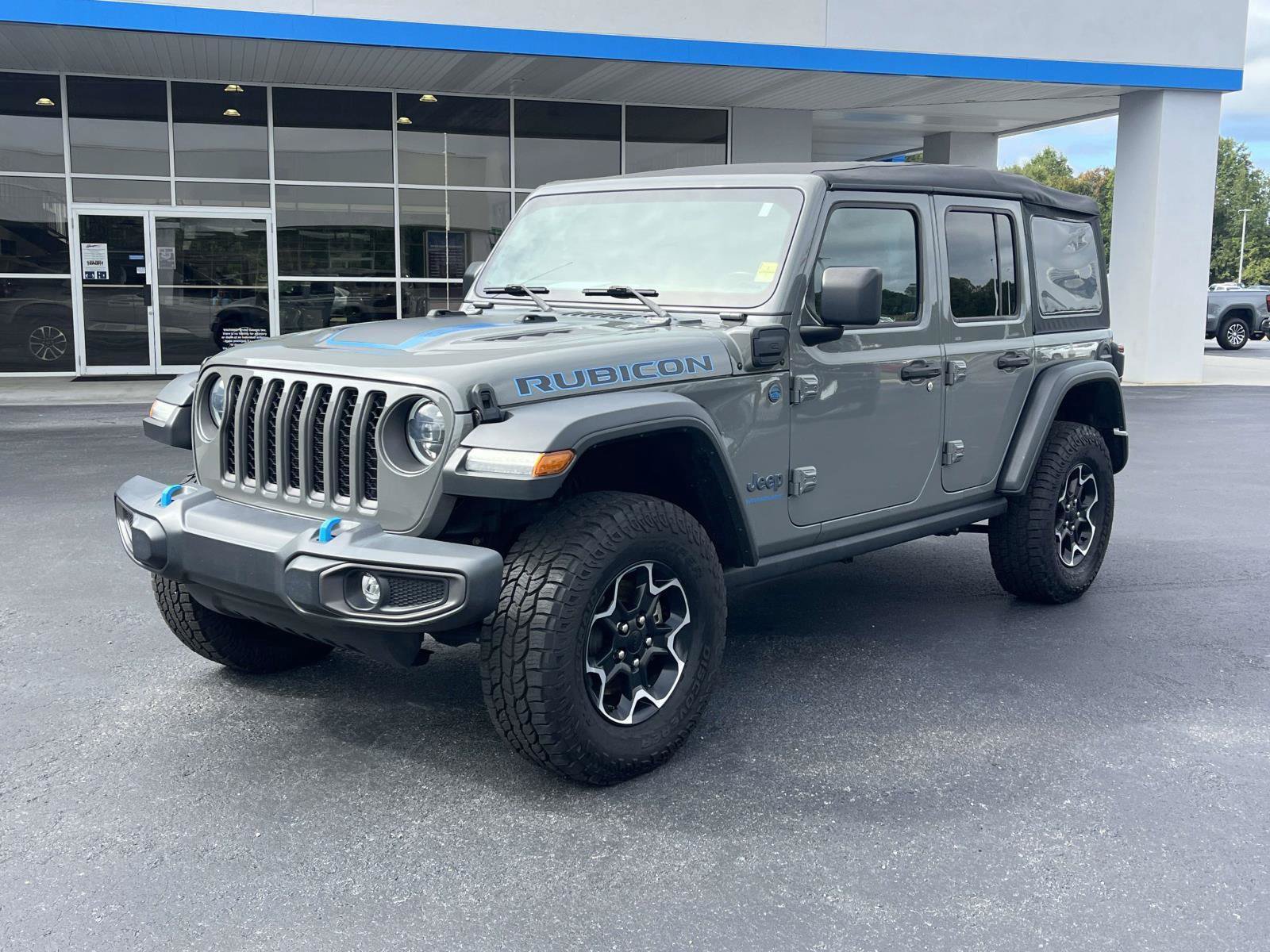 Used 2023 Jeep Wrangler Unlimited Rubicon 4xe w/ Cold Weather Group AWD/4WD image 7