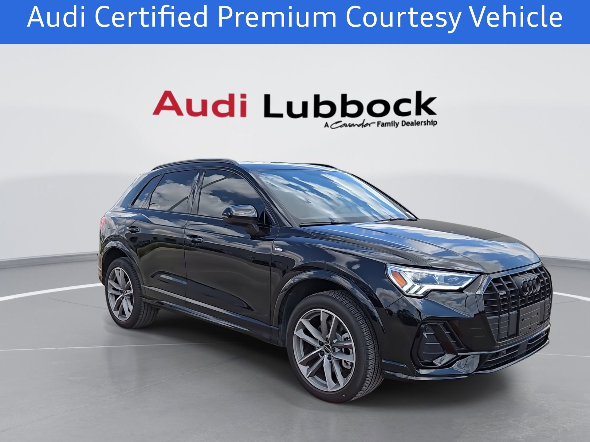 Certified 2025 Audi Q3 2.0T Premium w/ Convenience Package AWD/4WD image 2