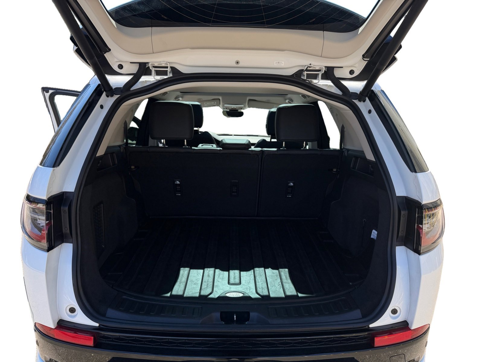 Used 2024 Land Rover Discovery Sport S image 25