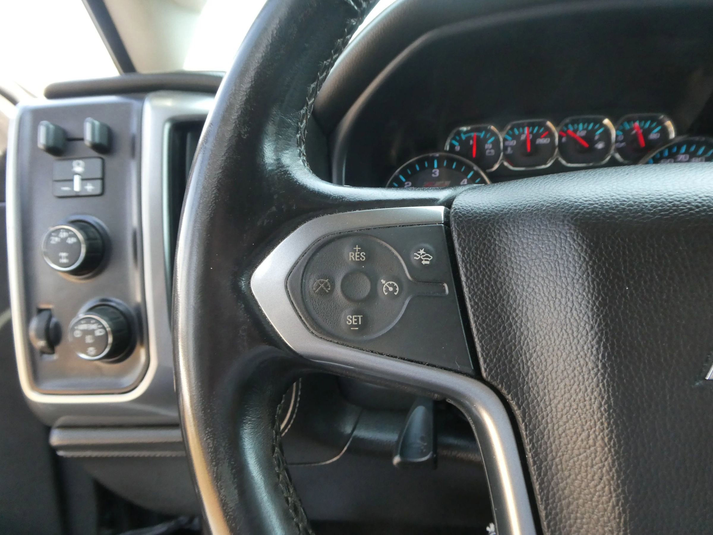 Used 2015 Chevrolet Silverado 2500 LTZ w/ LTZ Plus Package AWD/4WD image 17