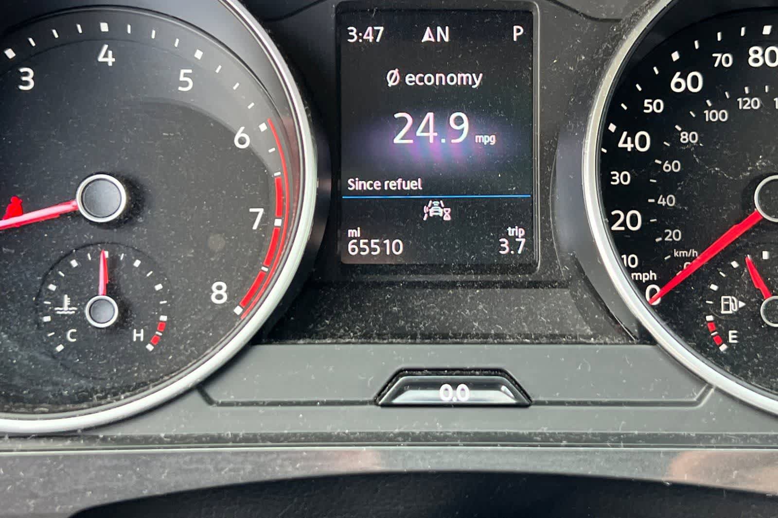 Used 2021 Volkswagen Tiguan SE w/ Panoramic Sunroof Package image 27