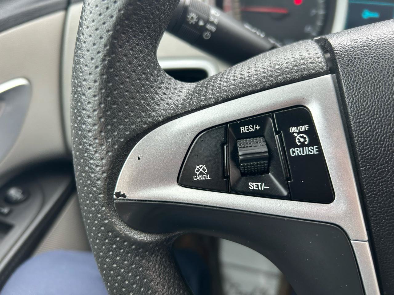 Used 2016 Chevrolet Equinox LT FWD image 18