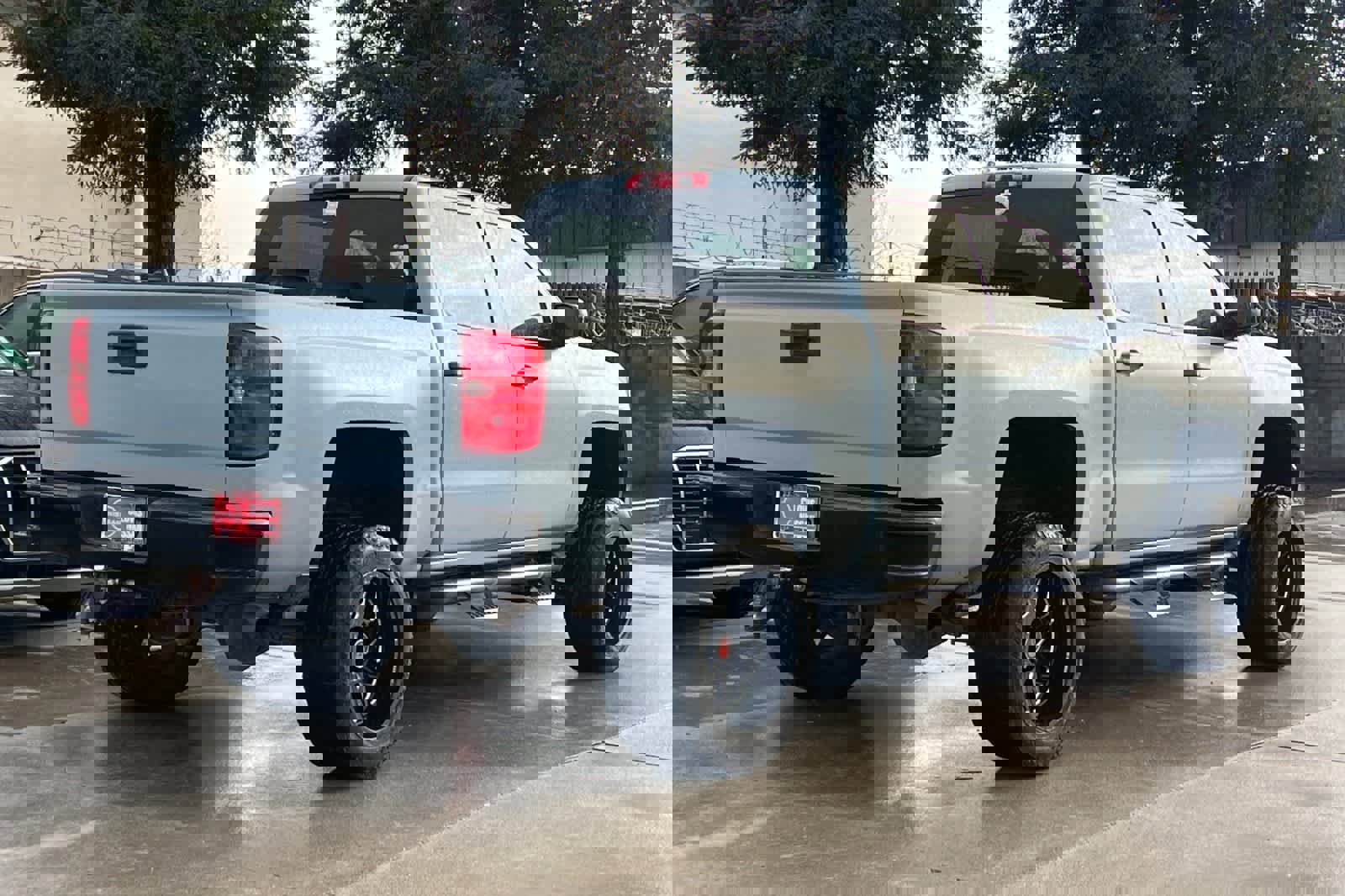 Used 2016 Chevrolet Silverado 1500 LT image 3