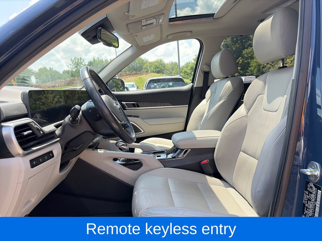 Used 2023 Kia Telluride EX w/ EX Captain's Chair Package AWD/4WD image 16