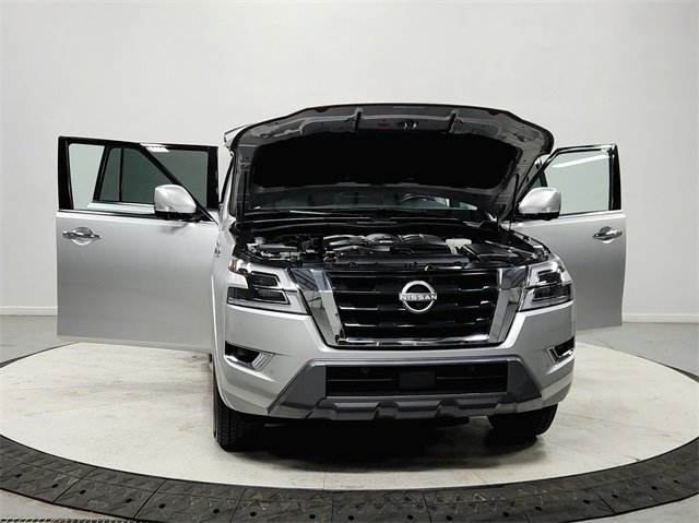 Used 2023 Nissan Armada SL w/ Captain's Chairs Package image 10