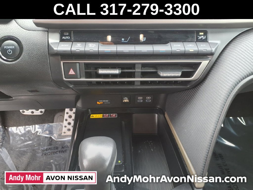 Used 2025 Toyota Camry SE FWD image 30