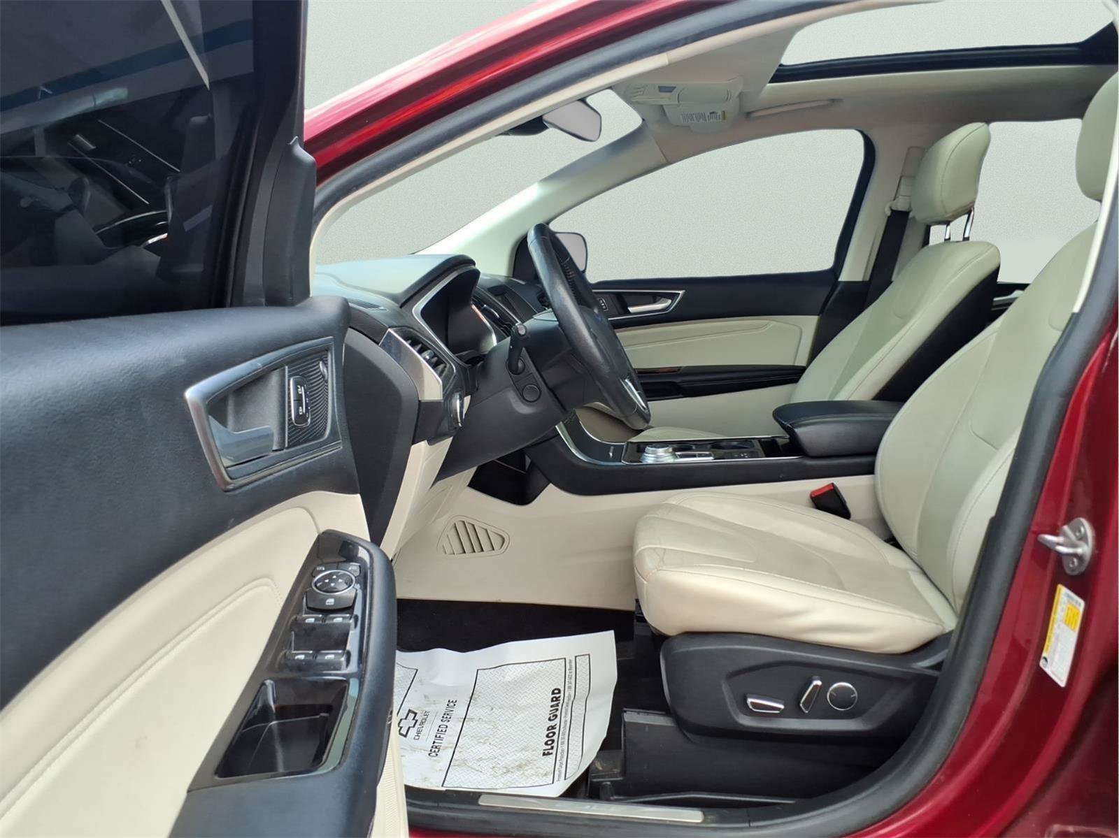 Used 2019 Ford Edge Titanium w/ Equipment Group 301A FWD image 15