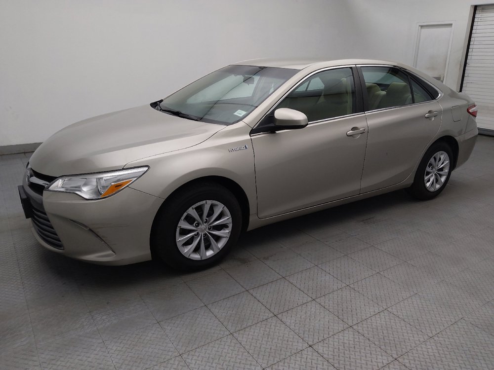 Used 2017 Toyota Camry LE FWD image 2