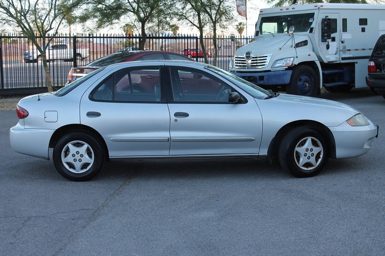 Used 2005 Chevrolet Cavalier Sedan w/ Preferred Equipment Group FWD image 6