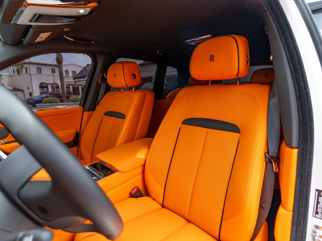 Used 2025 Rolls-Royce Cullinan AWD/4WD image 25