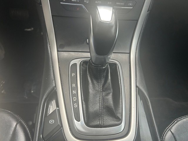 Used 2018 Ford Edge SEL w/ Equipment Group 201A FWD image 18