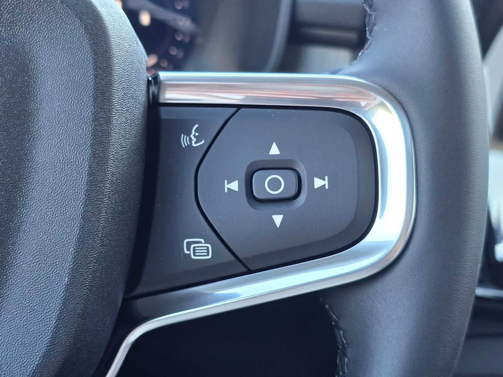 New 2026 Volvo XC40 B5 Core w/ Climate Package image 29