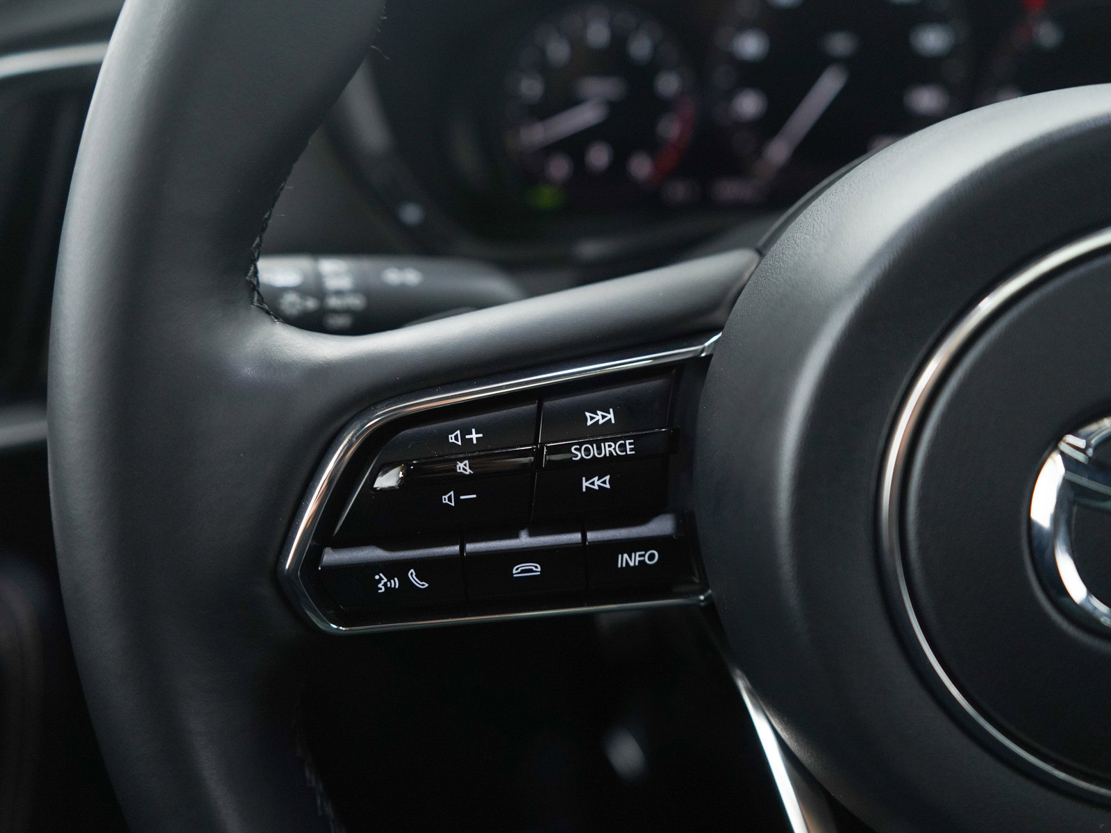 Certified 2025 MAZDA CX-70 3.3 Turbo S w/ Premium Package image 25