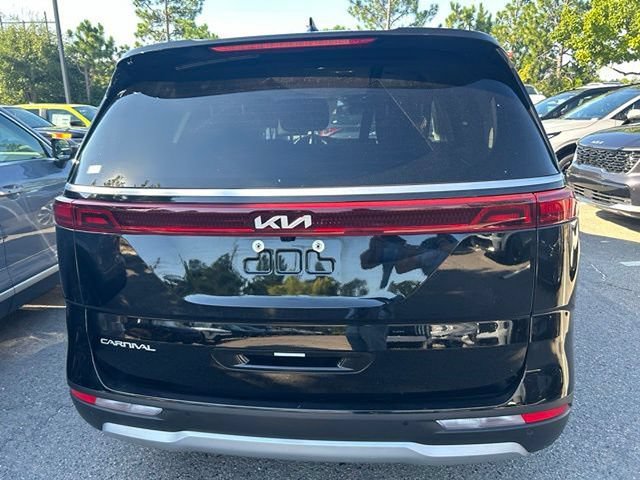Certified 2024 Kia Carnival EX FWD image 4