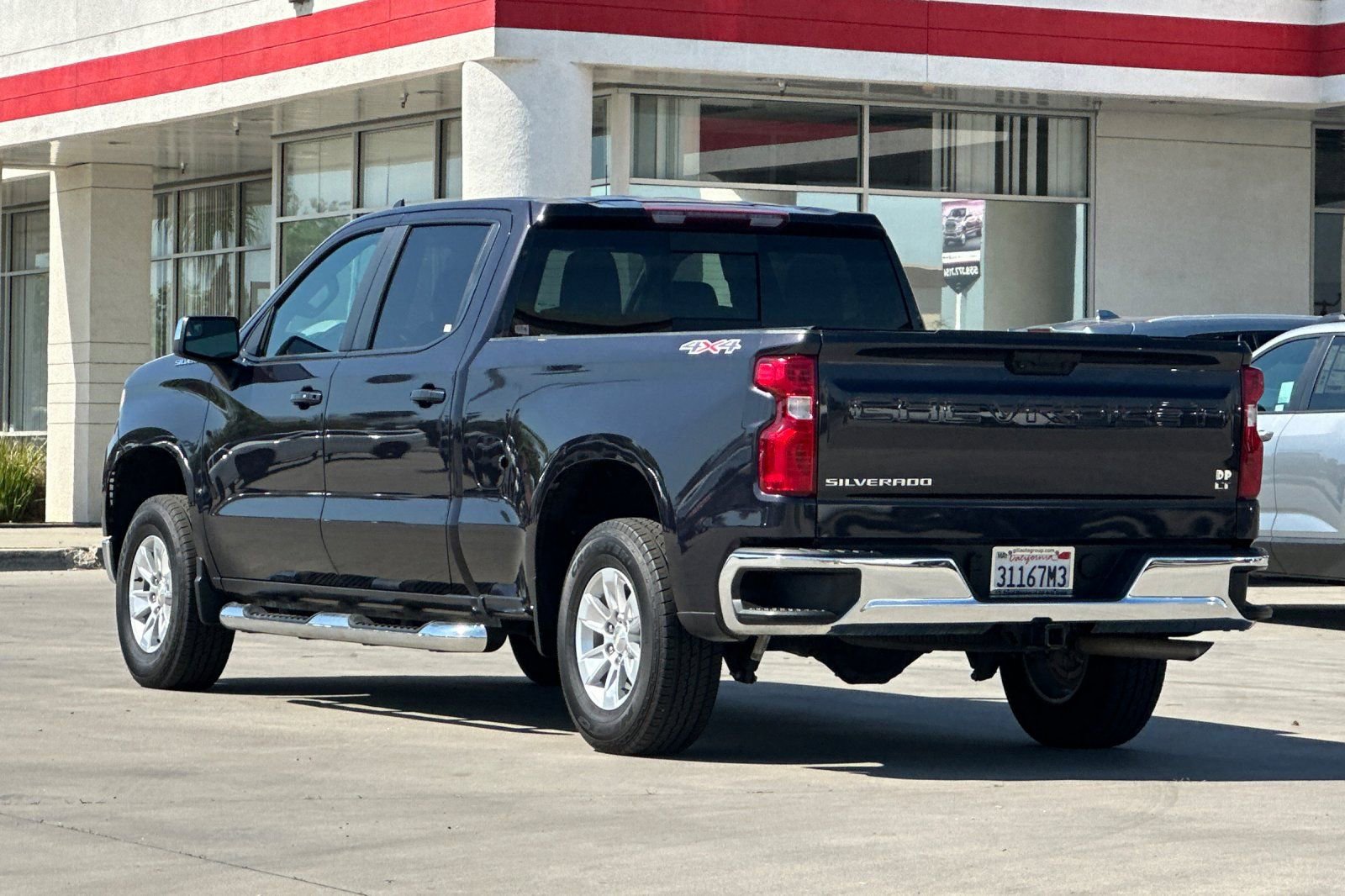 Used 2022 Chevrolet Silverado 1500 LT w/ Convenience Package II image 4