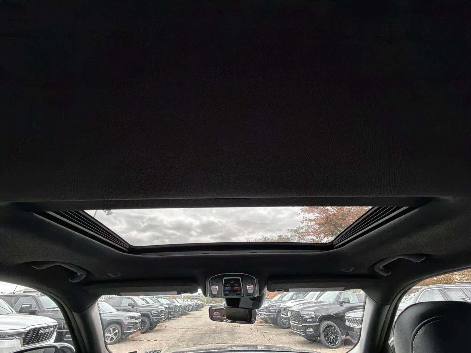 New 2025 Jeep Grand Cherokee Laredo image 23