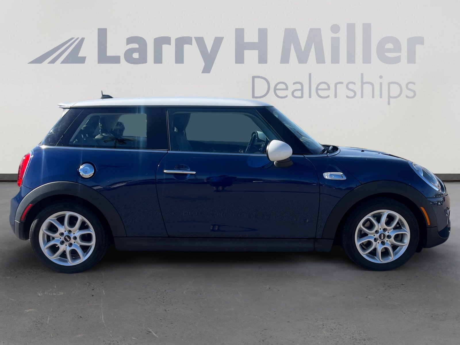 Used 2015 MINI Cooper S image 6