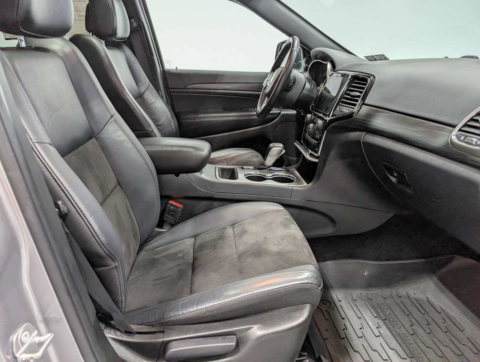 Used 2021 Jeep Grand Cherokee Laredo X AWD/4WD image 40