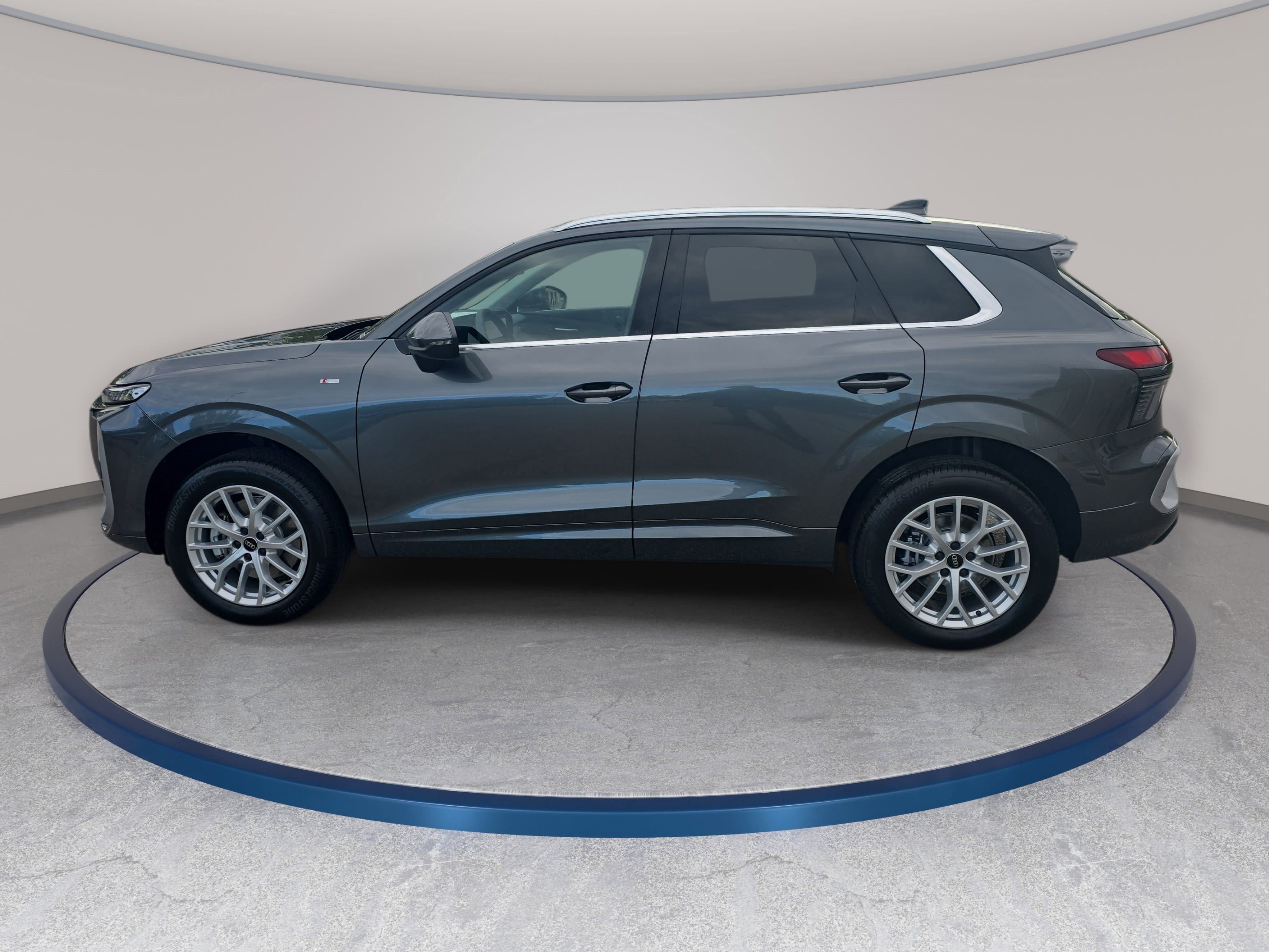 New 2026 Audi Q3 quattro 2.0T AWD/4WD image 8