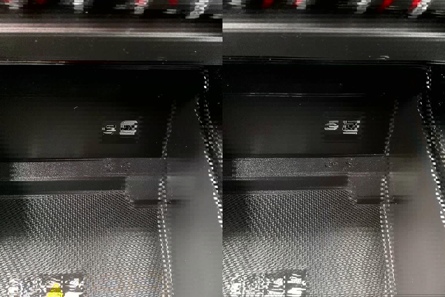 Used 2025 GMC Yukon AT4 w/ AT4 Premium Package image 31