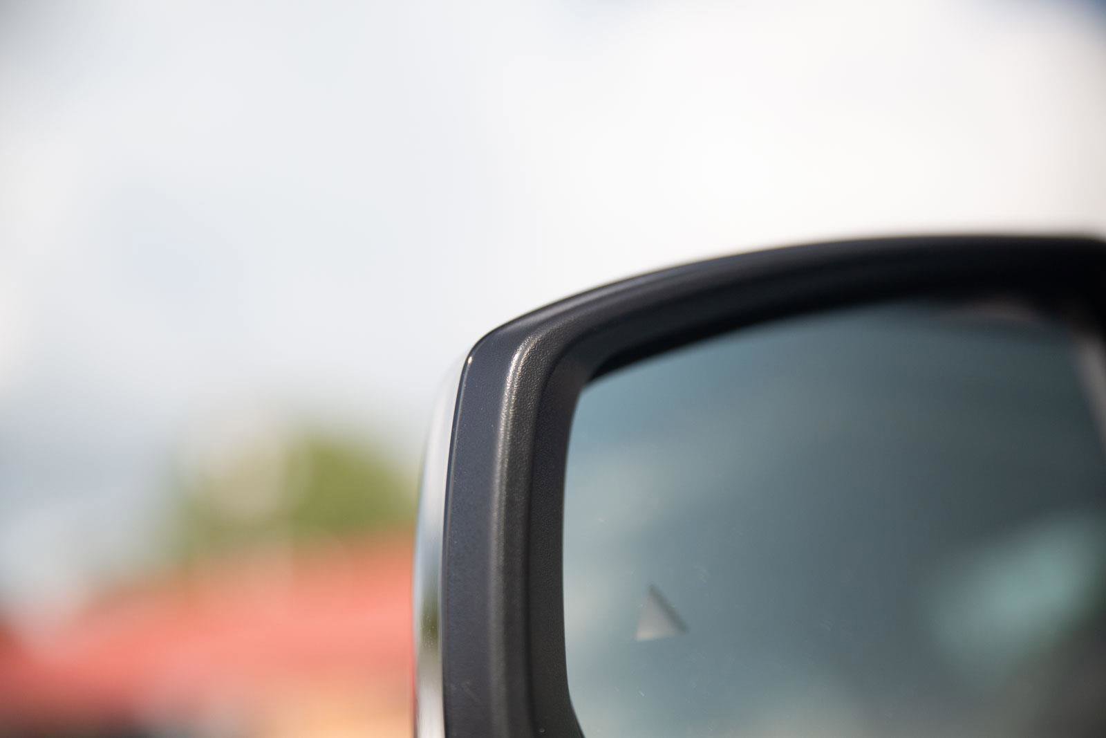 Used 2023 Jeep Grand Cherokee Laredo image 2