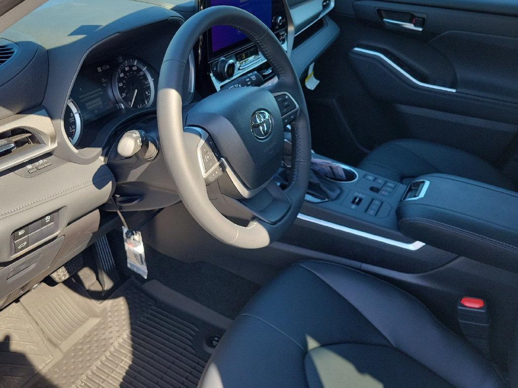 New 2026 Toyota Highlander XLE AWD/4WD image 19
