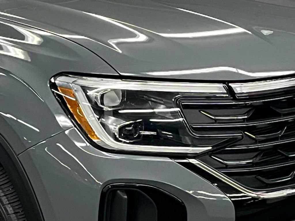 Used 2024 Volkswagen Atlas Cross Sport SE w/ Panoramic Sunroof Package image 42