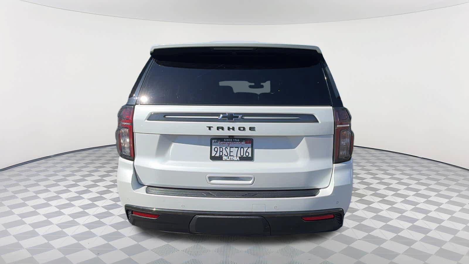 Used 2022 Chevrolet Tahoe Z71 w/ Luxury Package AWD/4WD image 6