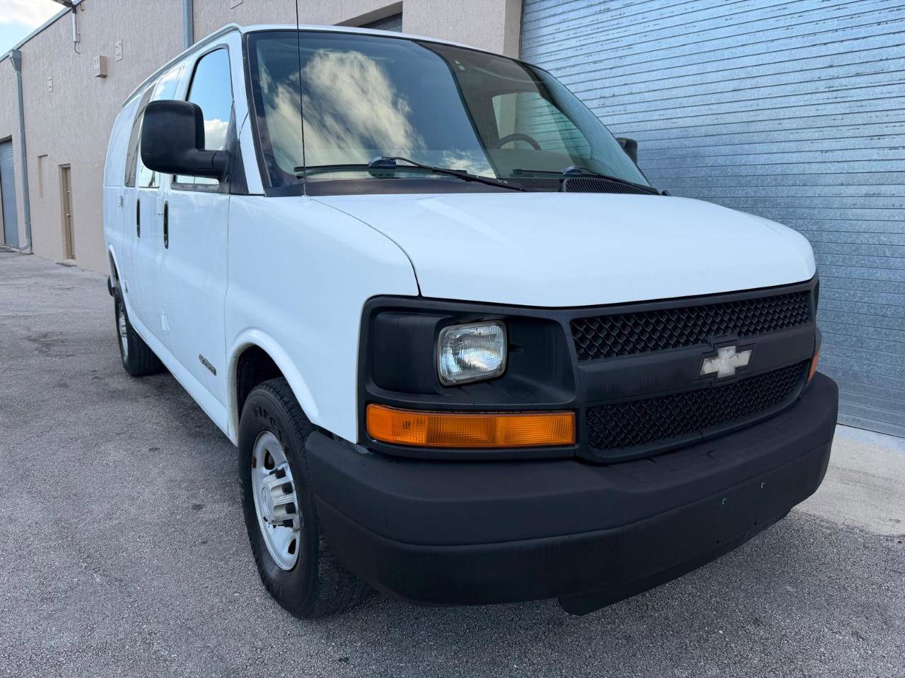 Used 2005 Chevrolet Express 2500 2500 135 WB RWD image 11