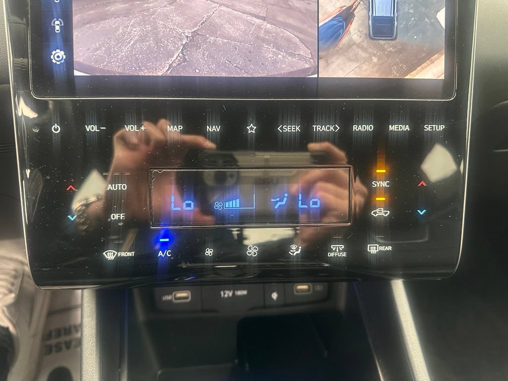 Used 2023 Hyundai Santa Cruz Limited AWD/4WD image 19