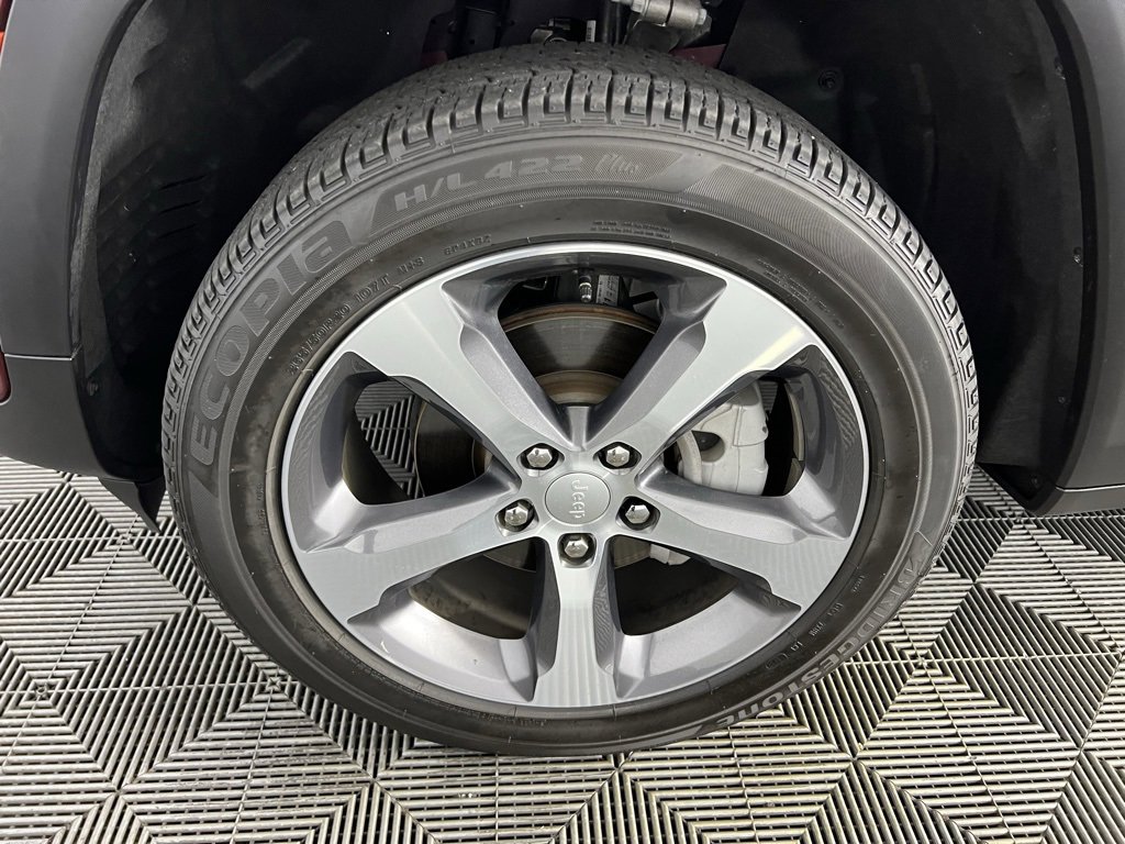 Certified 2024 Jeep Grand Cherokee Limited w/ Luxury Tech Group II image 11