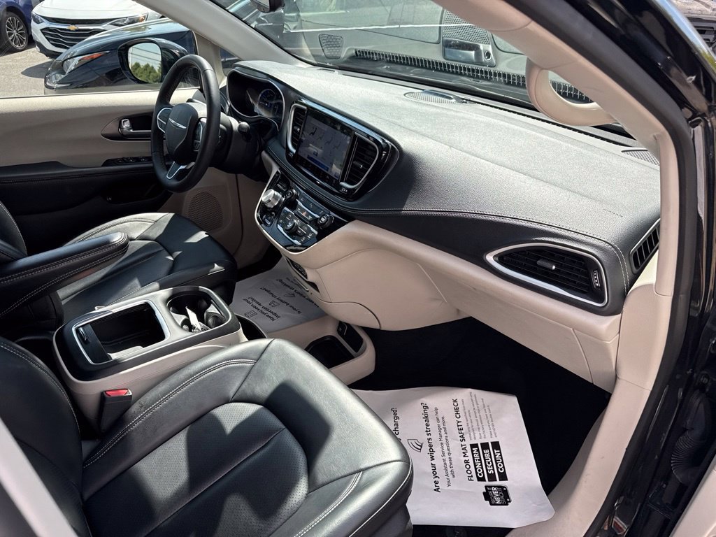 Used 2024 Chrysler Pacifica Limited FWD image 33