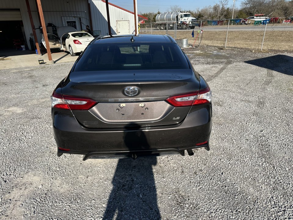 Used 2020 Toyota Camry LE image 6