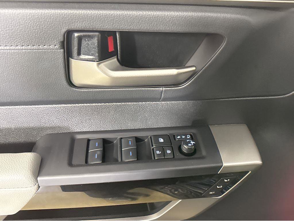 Used 2024 Toyota Tundra Limited image 25