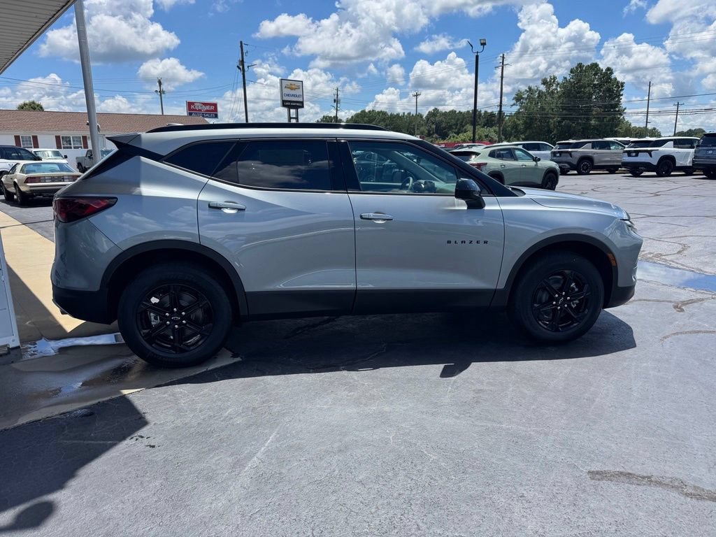New 2026 Chevrolet Blazer LT w/ Midnight/Sport Edition FWD image 23