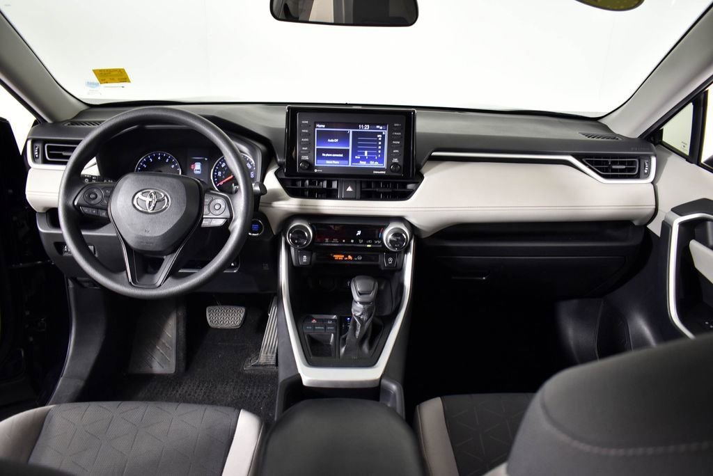 Used 2021 Toyota RAV4 XLE image 37