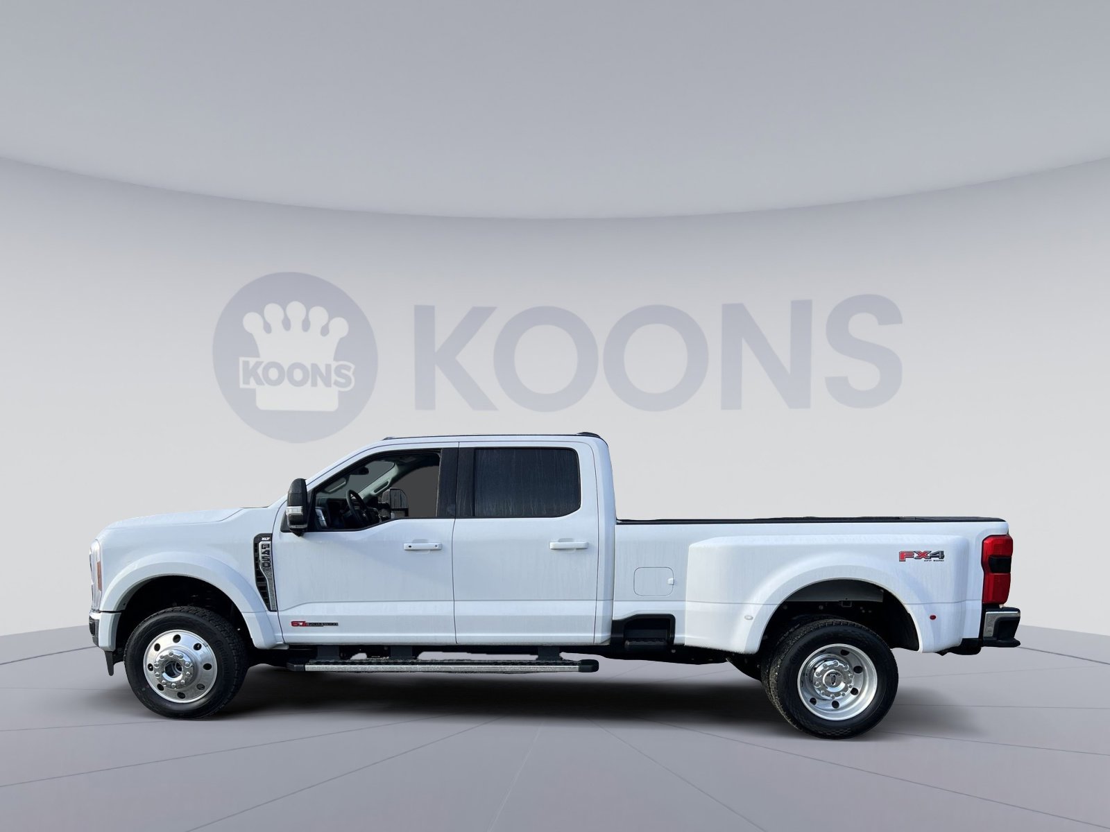 New 2026 Ford F450 XLT w/ XLT Premium Package AWD/4WD image 2