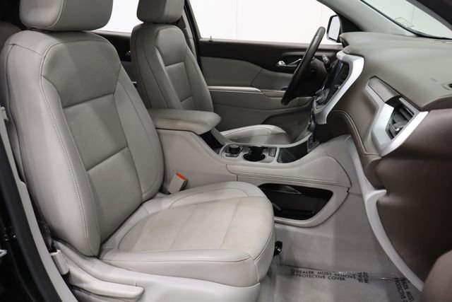 Used 2023 GMC Acadia SLT image 16