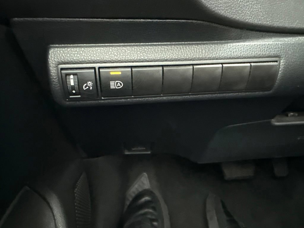 Used 2024 Toyota Corolla LE FWD image 22