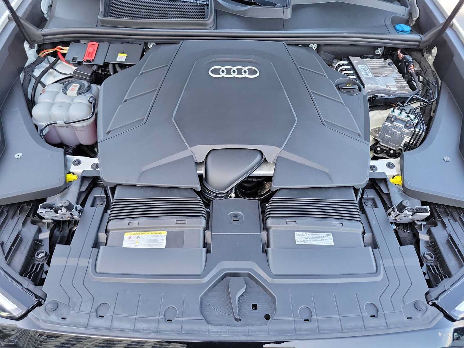 Certified 2024 Audi Q8 Premium Plus w/ Premium Plus Package AWD/4WD image 13