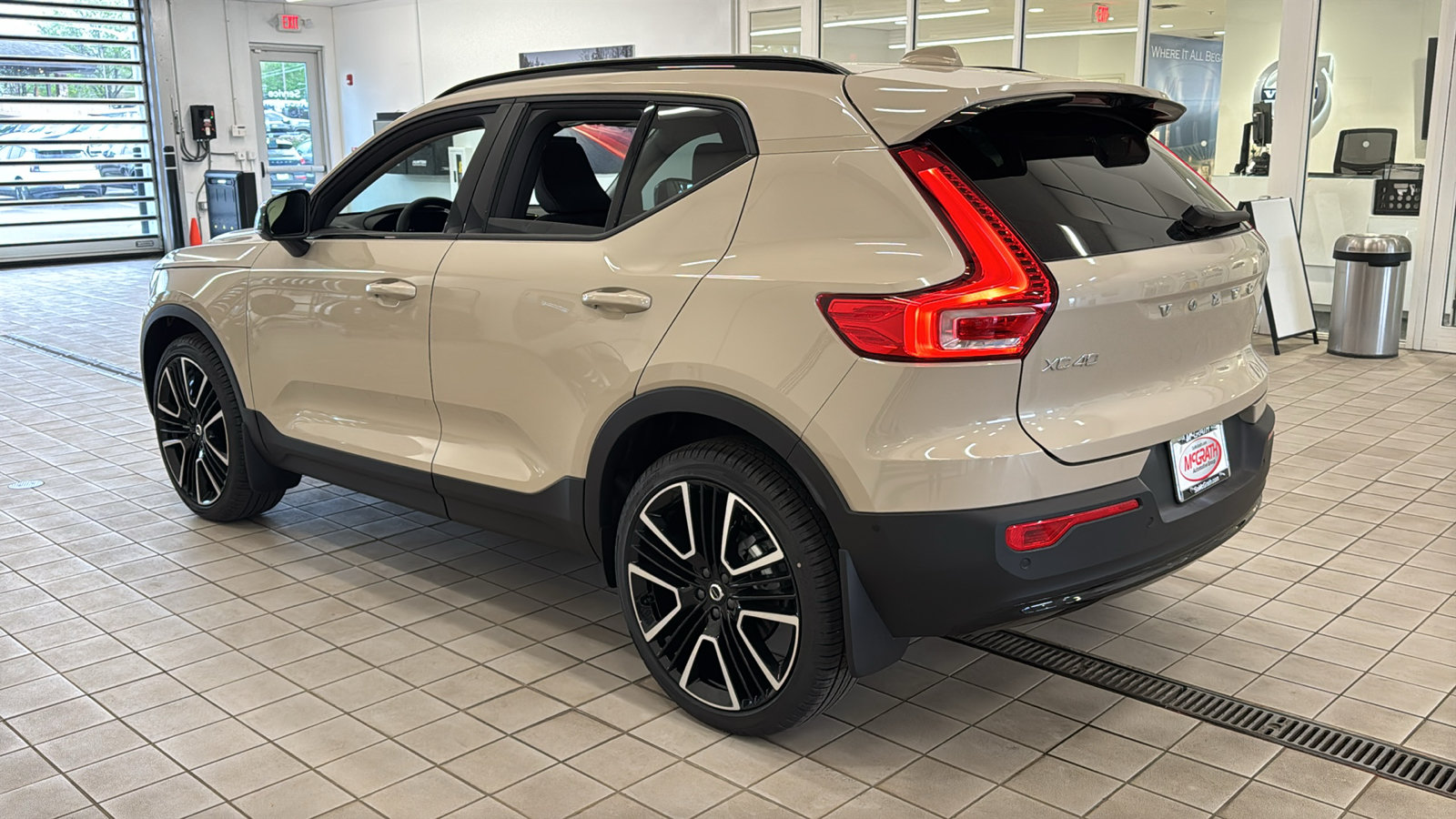 New 2026 Volvo XC40 B5 Ultra w/ Climate Package AWD/4WD image 7