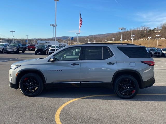 Used 2023 Chevrolet Traverse Premier w/ Redline Edition image 2