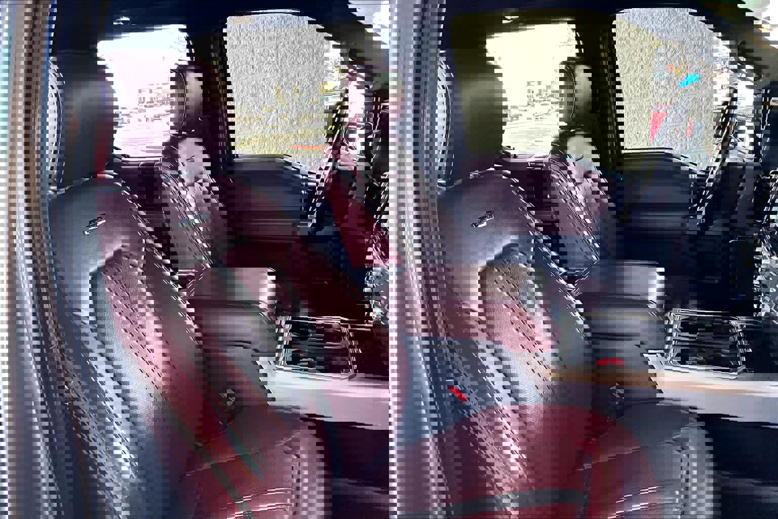 Used 2022 Ford F350 Platinum w/ FX4 Off-Road Package image 8