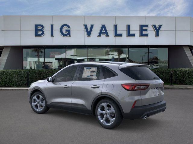 New 2025 Ford Escape ST-Line w/ Cold Weather Package image 4