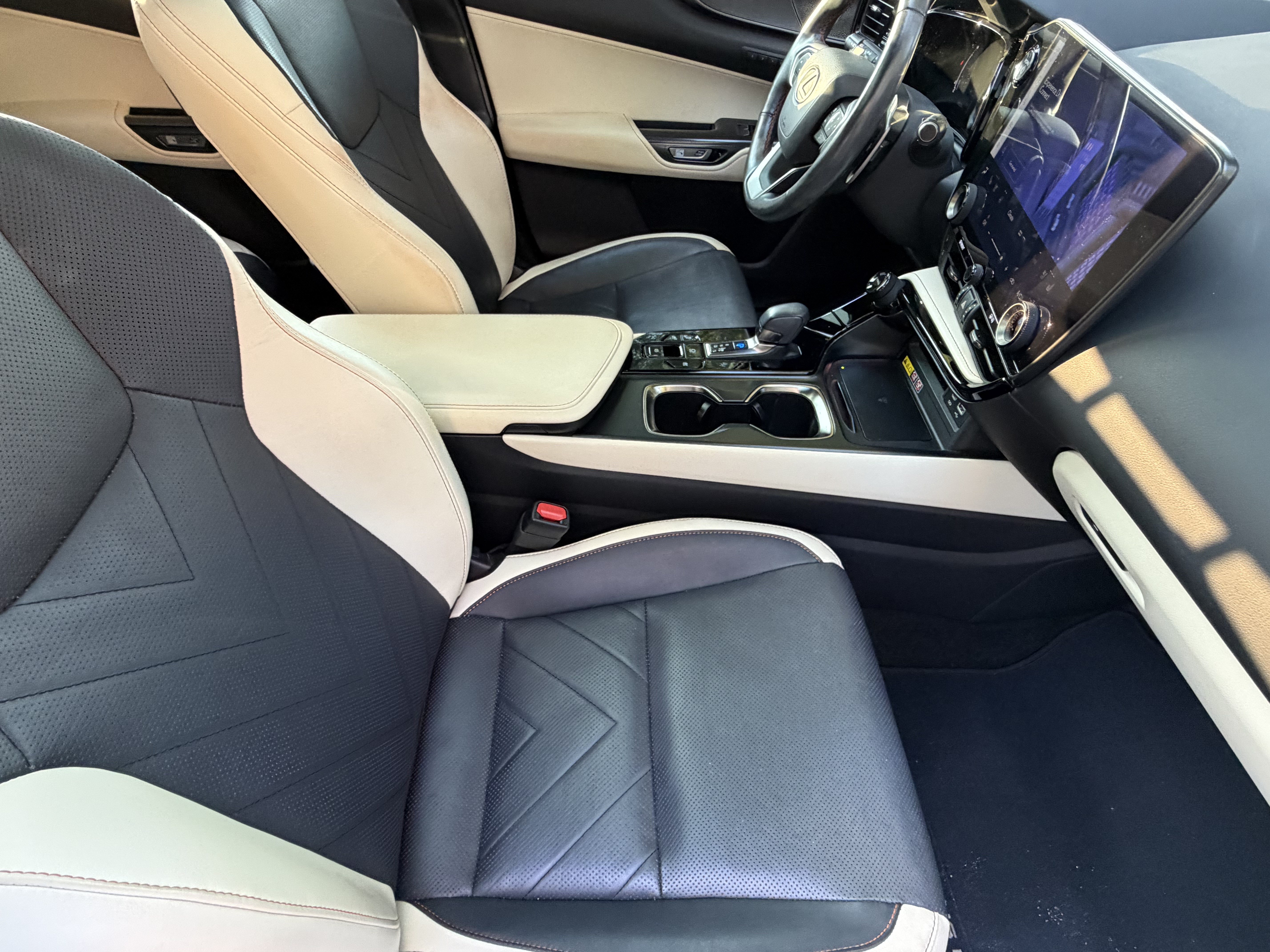 Certified 2024 Lexus NX 350h AWD w/ Vision Package image 40