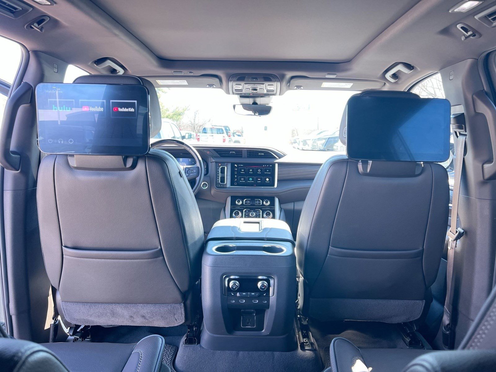 Used 2024 GMC Yukon XL Denali w/ Denali Reserve Package image 21