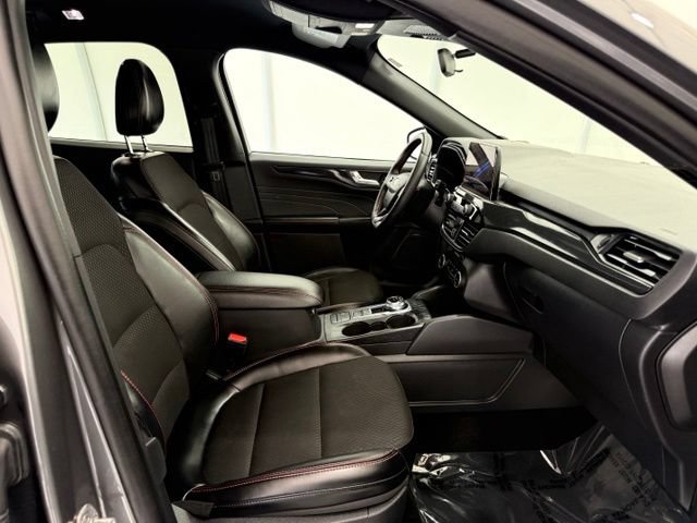 Used 2025 Ford Escape ST-Line Select AWD/4WD image 23