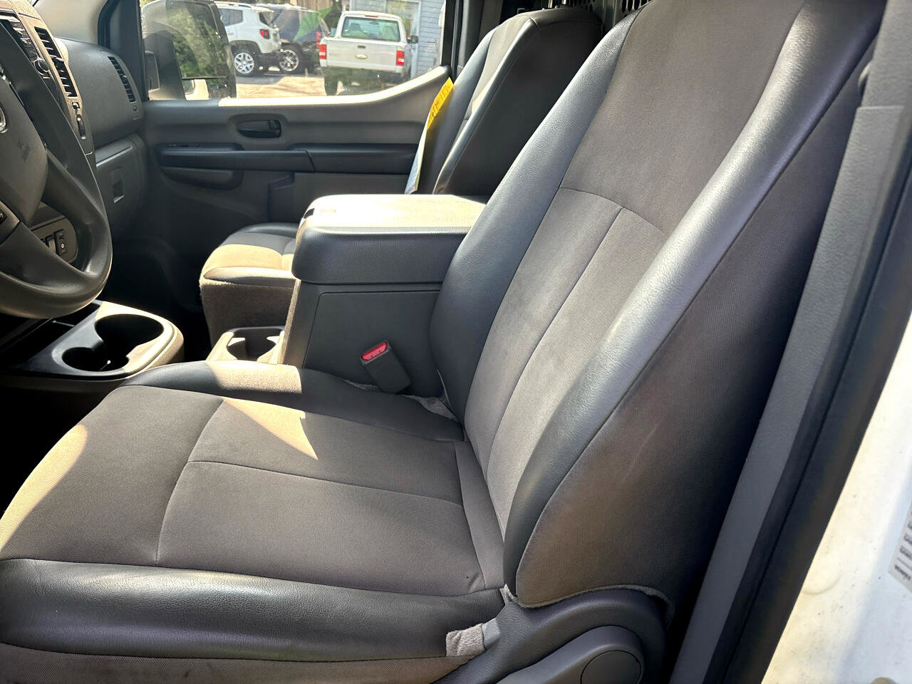Used 2020 Nissan NV 2500 SV image 4