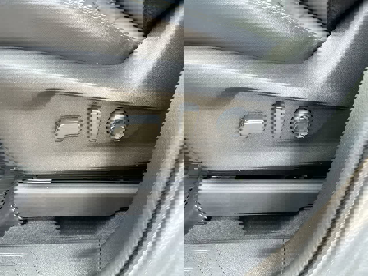 Certified 2025 Subaru Ascent Limited image 22