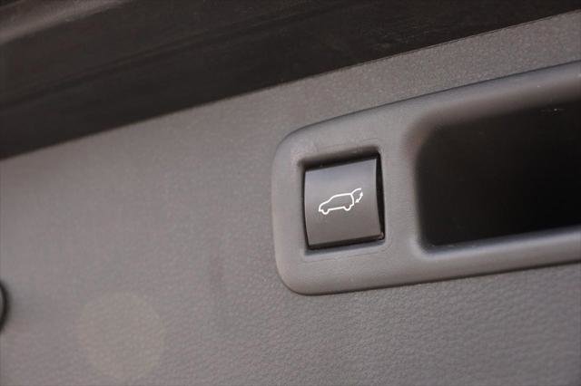 Certified 2024 Toyota Highlander LE AWD/4WD image 8